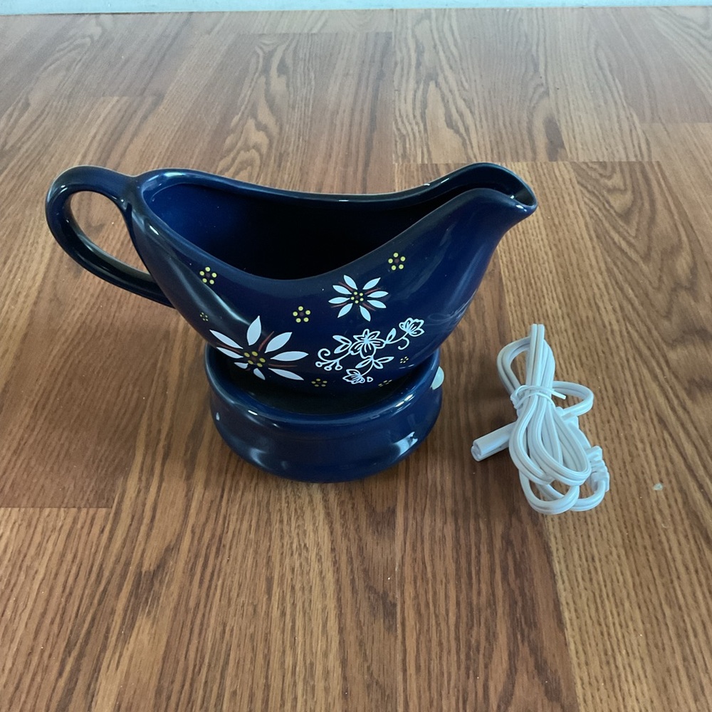 Gravy warmer navy blue by Temptations NWOT